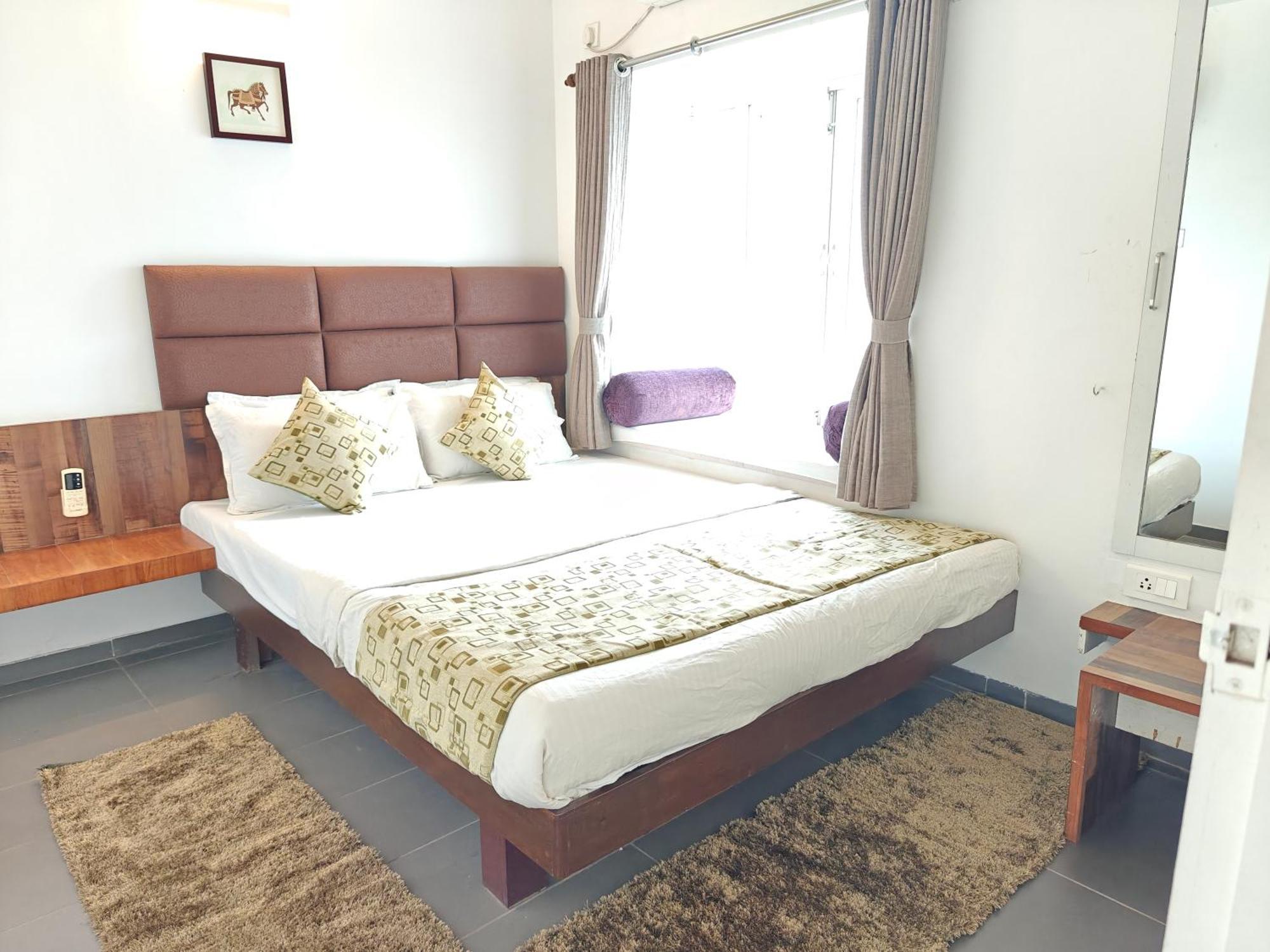 Chandralok Service Apartments Kolhapur Luaran gambar