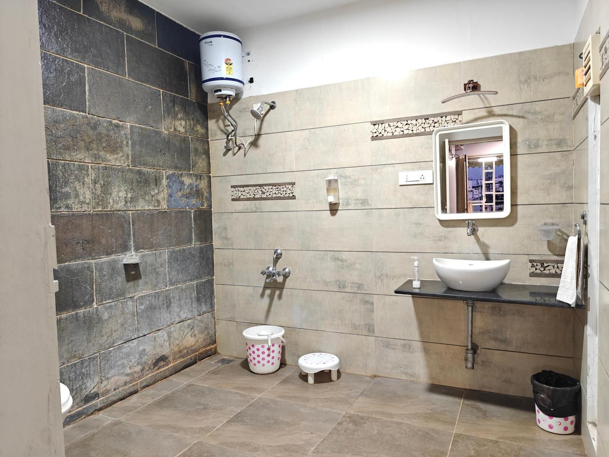 Chandralok Service Apartments Kolhapur Luaran gambar