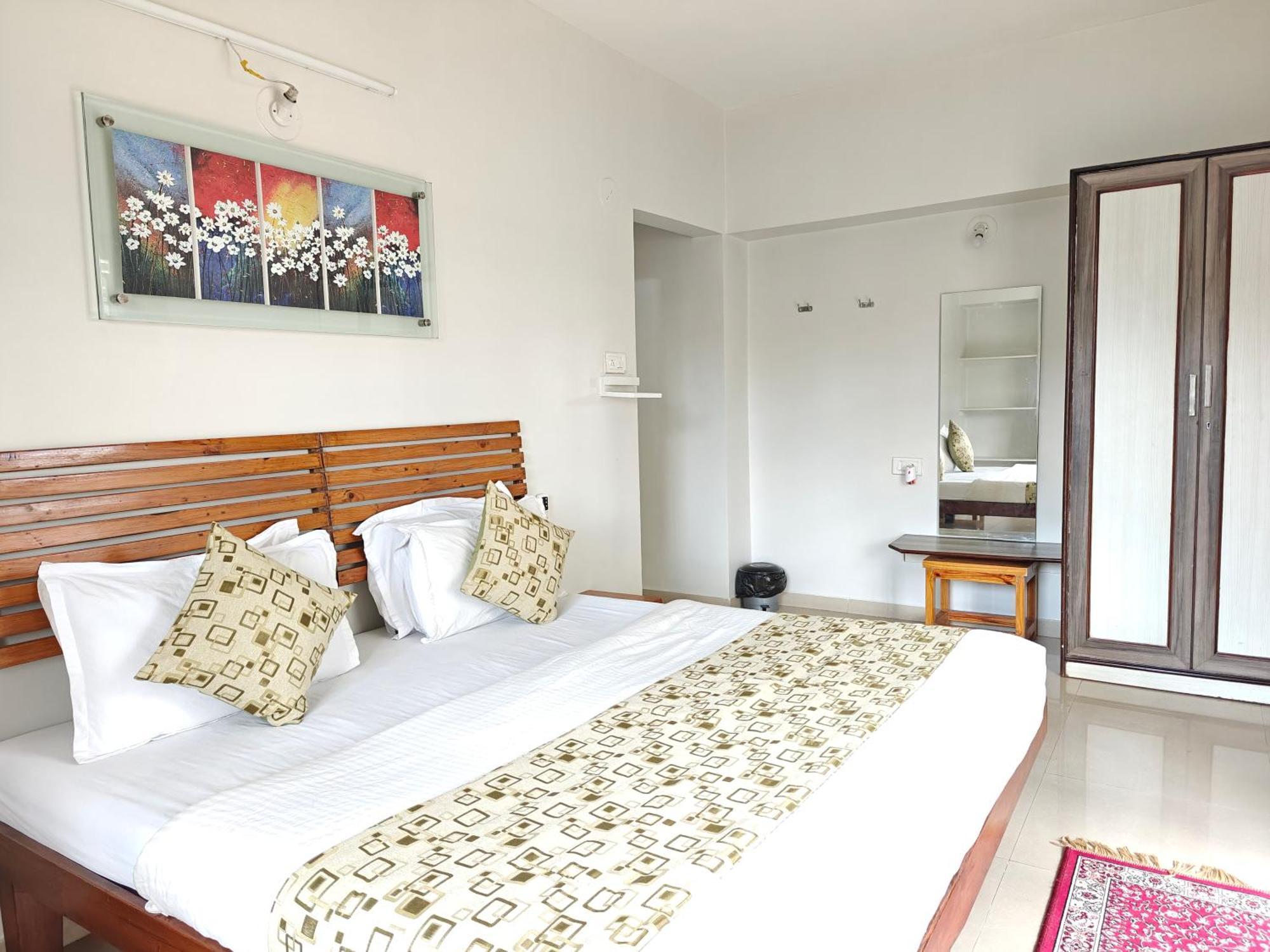 Chandralok Service Apartments Kolhapur Luaran gambar