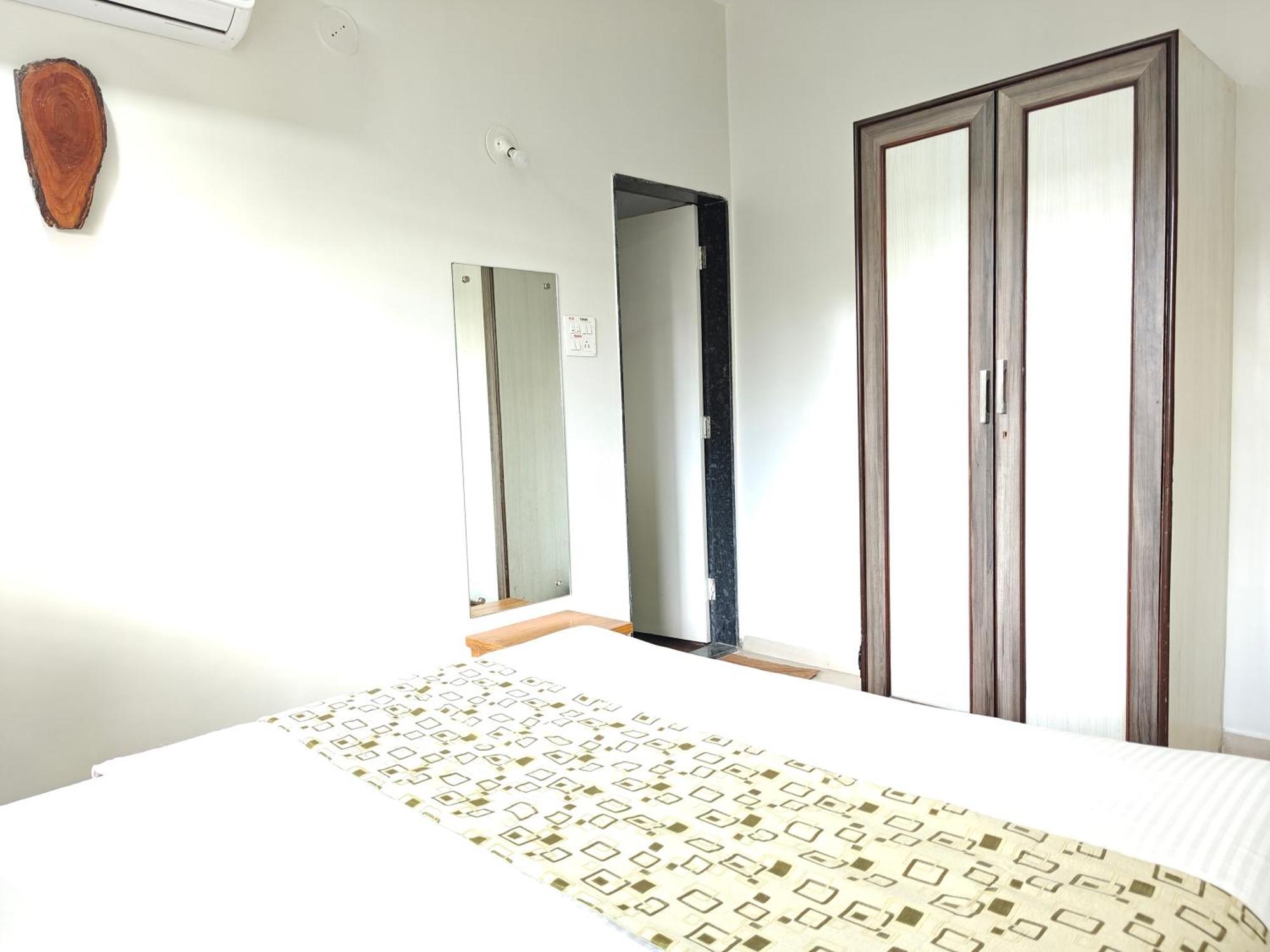 Chandralok Service Apartments Kolhapur Bilik gambar